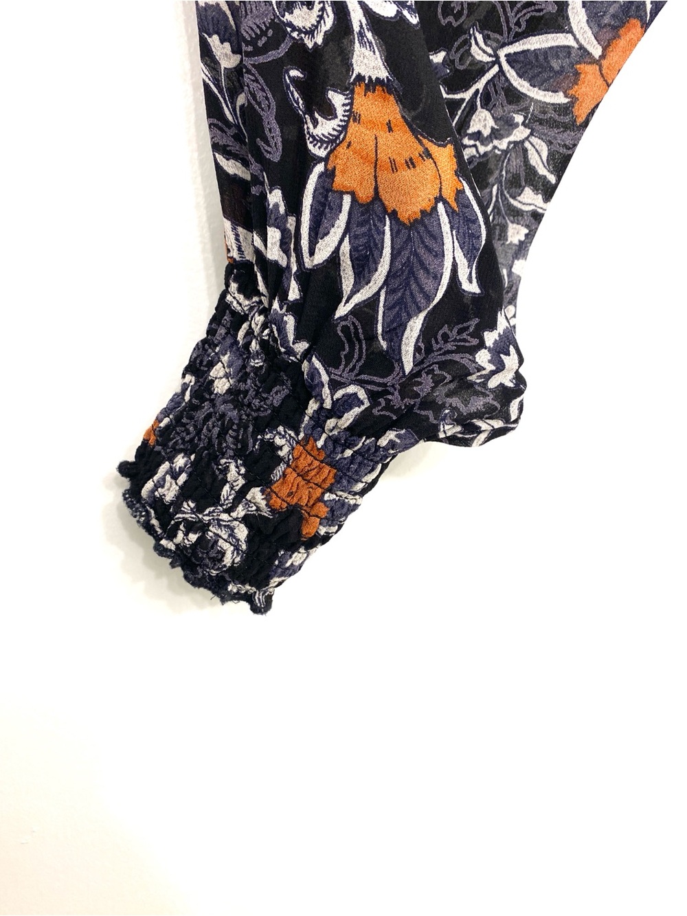 B. Copenhagen Floral Smocked Neck Sheer Blouse Black Burnt Apricot Paisley US M - Picture 5 of 14